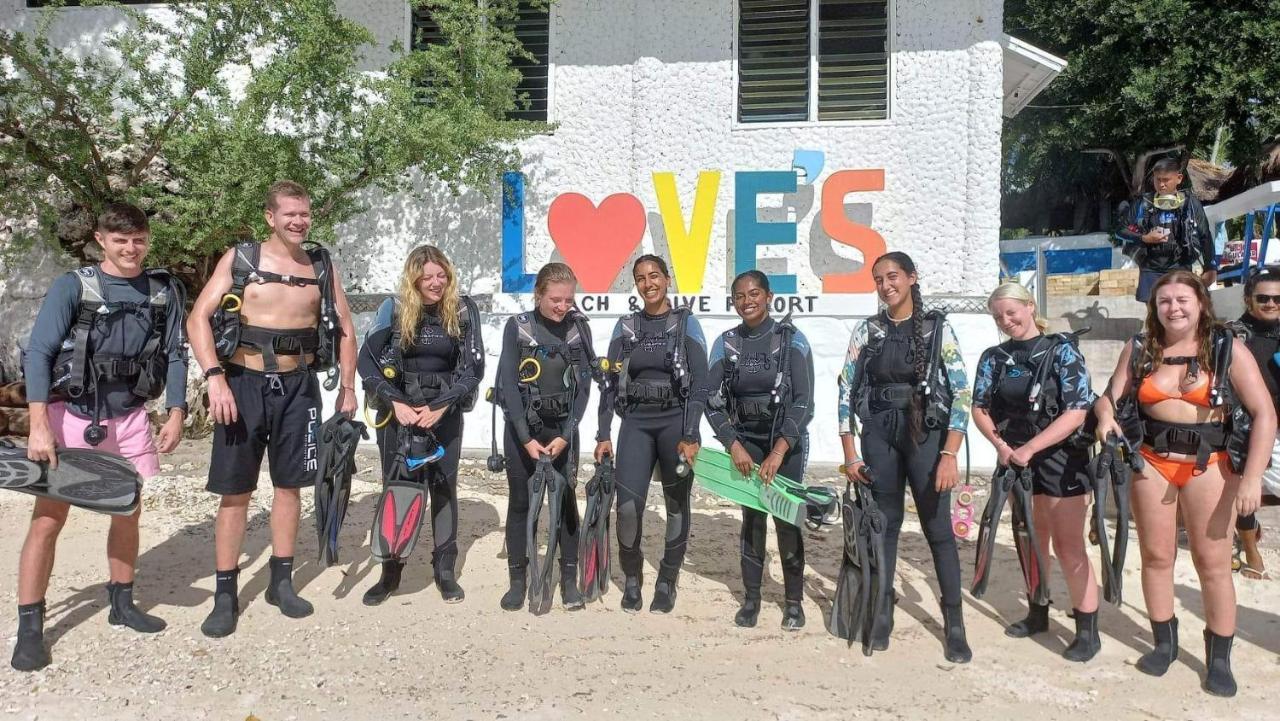 Love'S Beach & Dive Resort モアルボアル エクステリア 写真