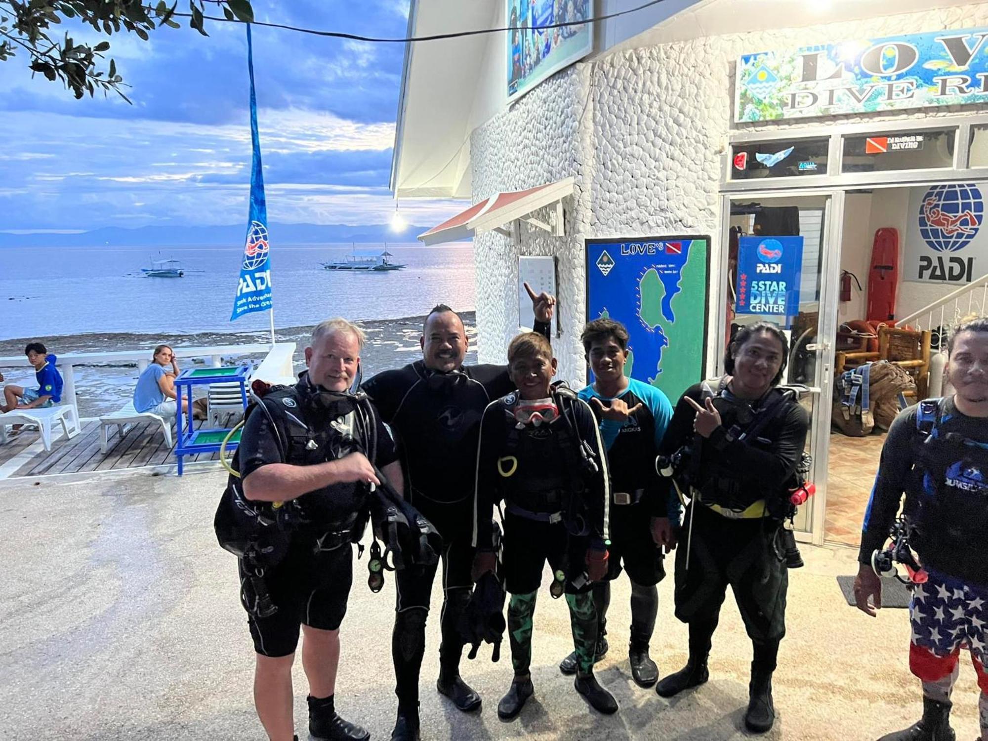 Love'S Beach & Dive Resort モアルボアル エクステリア 写真
