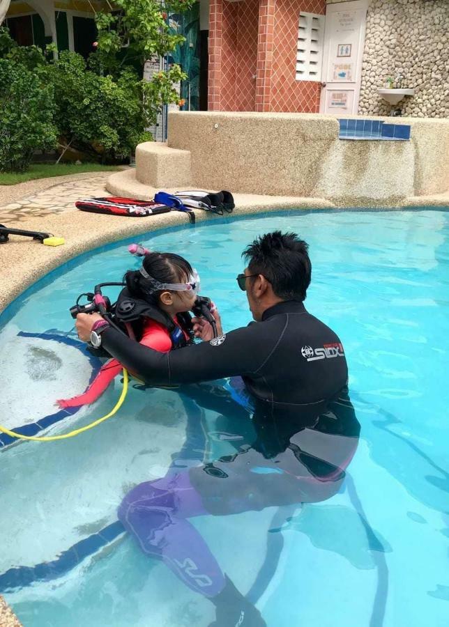Love'S Beach & Dive Resort モアルボアル エクステリア 写真