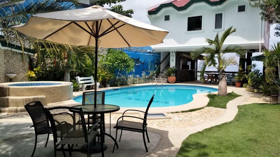 Love'S Beach & Dive Resort モアルボアル エクステリア 写真