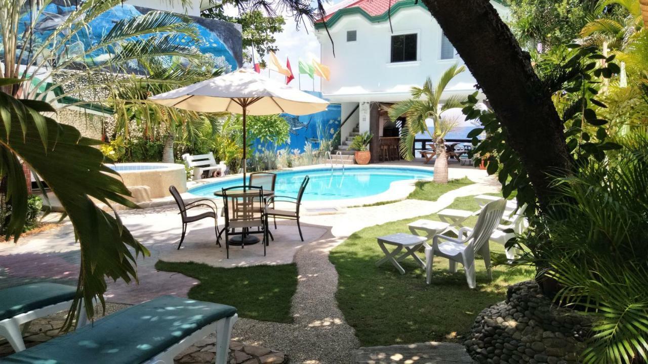 Love'S Beach & Dive Resort モアルボアル エクステリア 写真